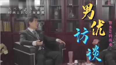 奶头还没涨开的小女人让大哥玩弄，无套草了骚穴骑在脖子上又草嘴，淫声荡语不断，干的骚逼浪叫不止射小肚上